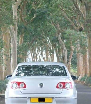 Volkswagen Passat 1400cc manual - 2 - Luxury Cars  on Aster Vender