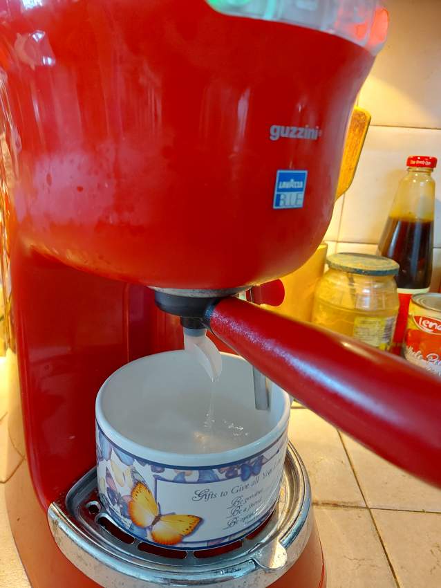 Lavazza Coffee Machine - 8 - Kitchen appliances  on Aster Vender