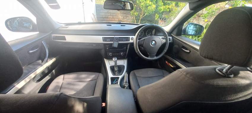 Bmw 318i Year 2009 - 1 - Compact cars  on Aster Vender