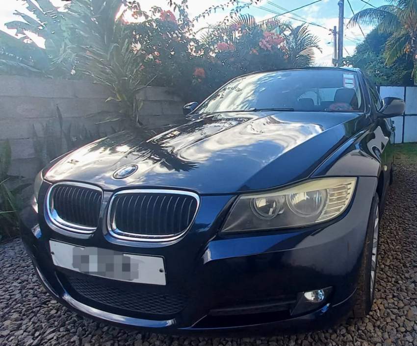 Bmw 318i Year 2009 - 3 - Compact cars  on Aster Vender