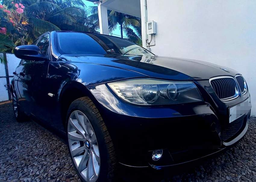 Bmw 318i Year 2009 on Aster Vender