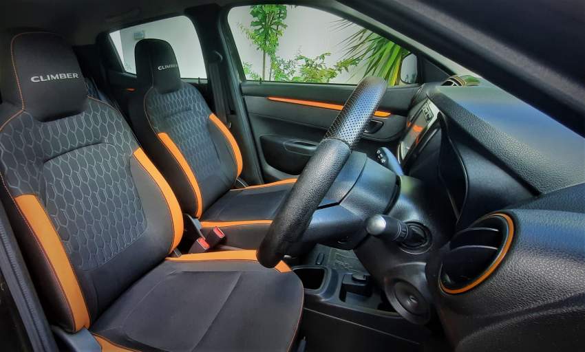 Renault Kwid Climber - 3 - Standard bus  on Aster Vender