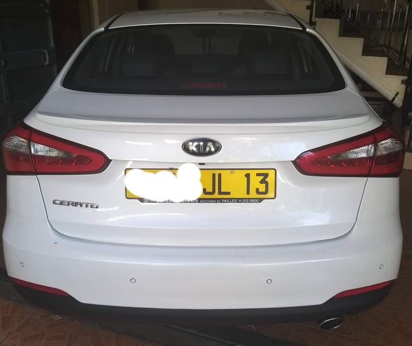 Kia Cerato 2013 with Sunroof - 1 - Luxury Cars  on Aster Vender