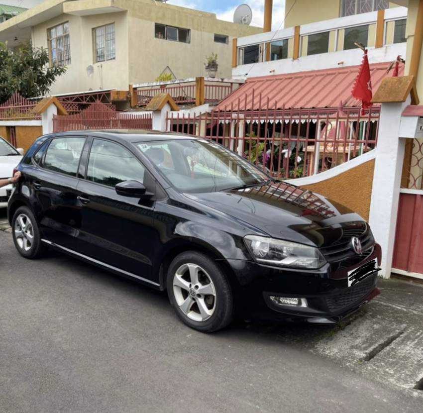 2011 Volkswagen polo - 2 - Compact cars  on Aster Vender