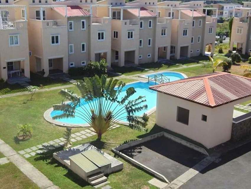Grand Gaube 3 bedrooms triplex  in a complex with swimming pool - 0 - Apartments  on Aster Vender