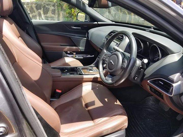 2017 Jaguar XE 25t Portfolio - 7 - Sport Cars  on Aster Vender