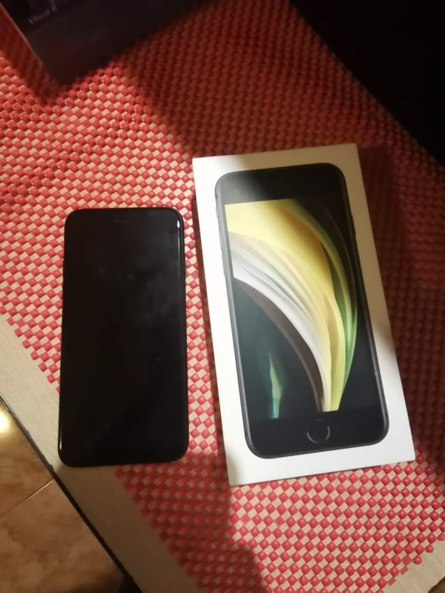 IPhone se 2021 - 1 - iPhones  on Aster Vender