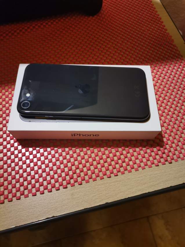 IPhone se 2021 - 2 - iPhones  on Aster Vender