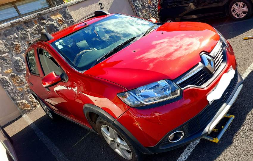 Renault Sandero Stepway 2015 - 1 - SUV Cars  on Aster Vender