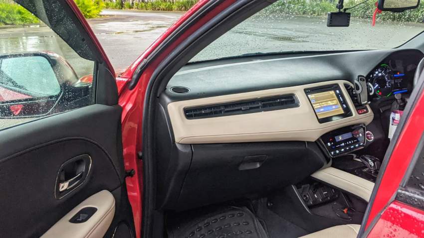 Honda Vezel - 9 - SUV Cars  on Aster Vender