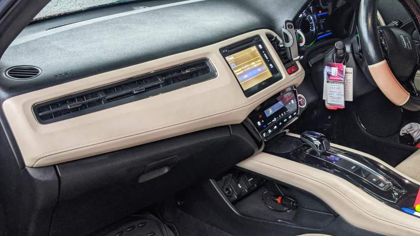 Honda Vezel - 11 - SUV Cars  on Aster Vender