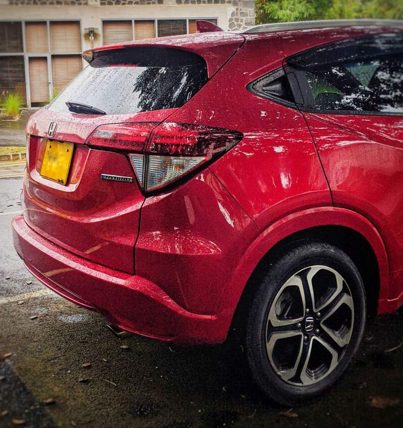 Honda Vezel - 2 - SUV Cars  on Aster Vender