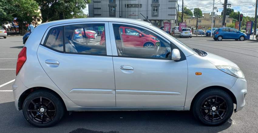 Hyundai i10 - 2014 - 1 - Compact cars  on Aster Vender