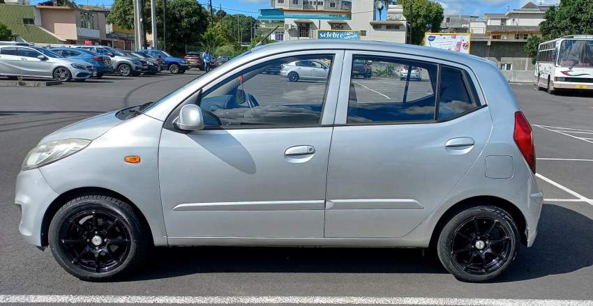 Hyundai i10 - 2014 - 2 - Compact cars  on Aster Vender