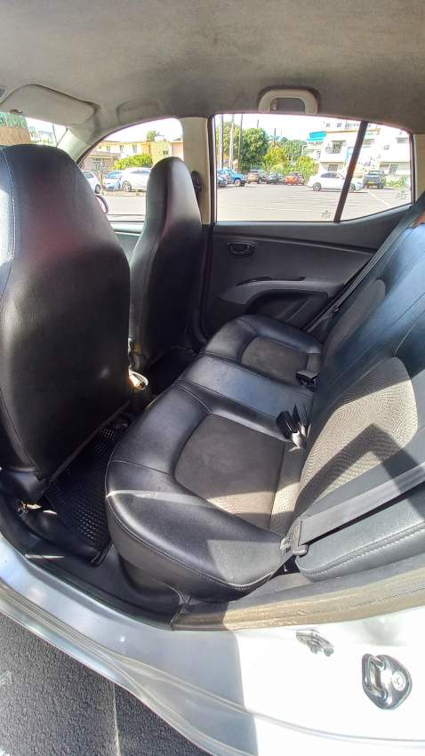 Hyundai i10 - 2014 - 4 - Compact cars  on Aster Vender