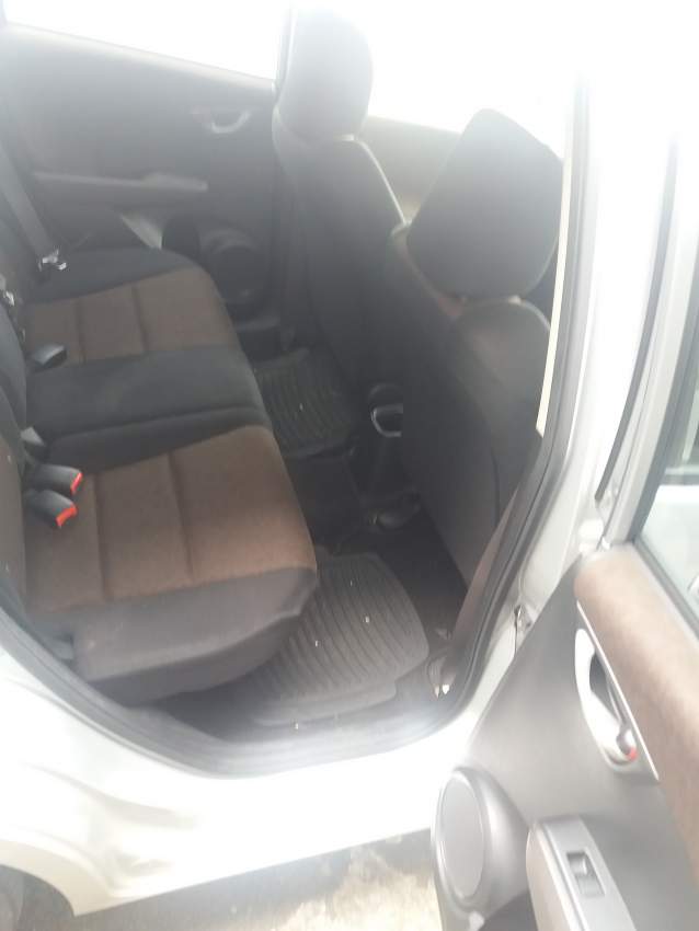 Sale of Honda Fit Shuttle - 4 - Family Cars  on Aster Vender