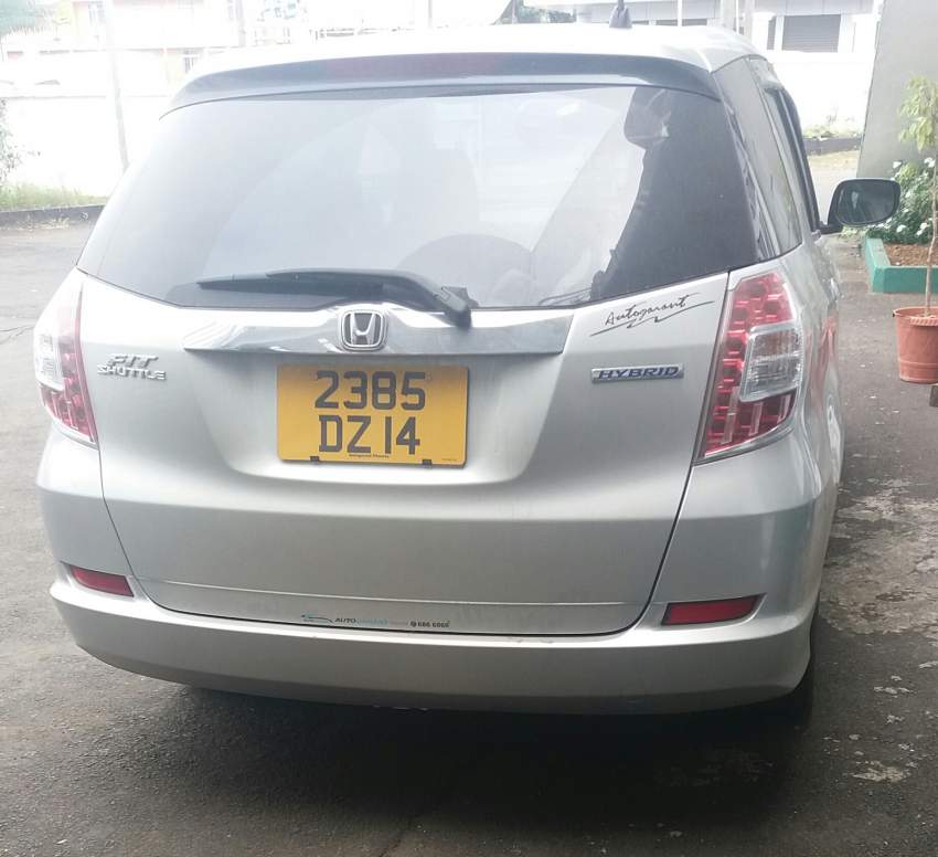 Sale of Honda Fit Shuttle - 2 - Family Cars  on Aster Vender