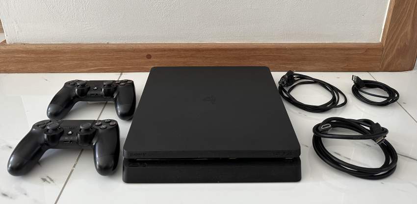 Playstation 4 Slim - 0 - PlayStation 4 (PS4)  on Aster Vender