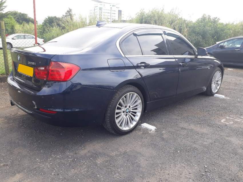 2012 BMW 328i Luxury Line - 5 - Luxury Cars  on Aster Vender