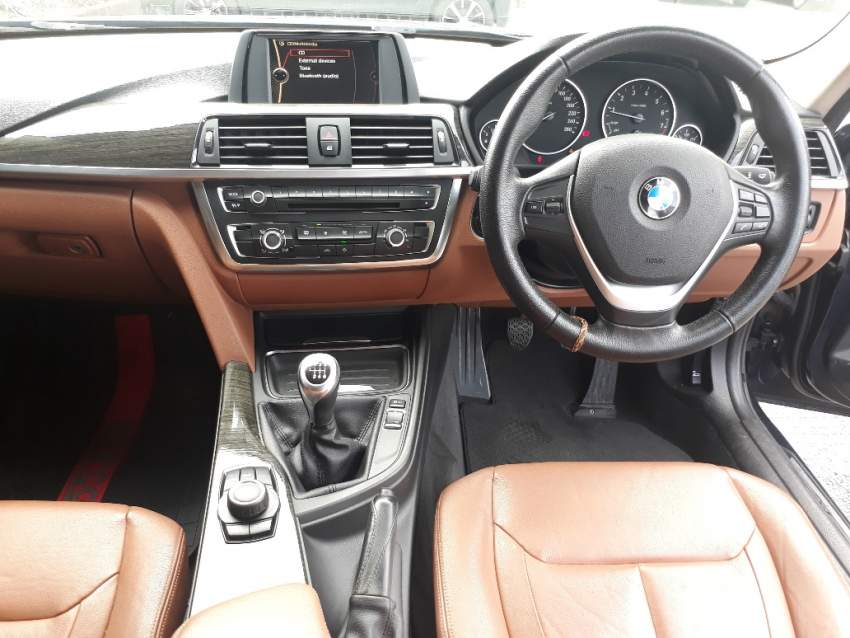 2012 BMW 328i Luxury Line - 8 - Luxury Cars  on Aster Vender