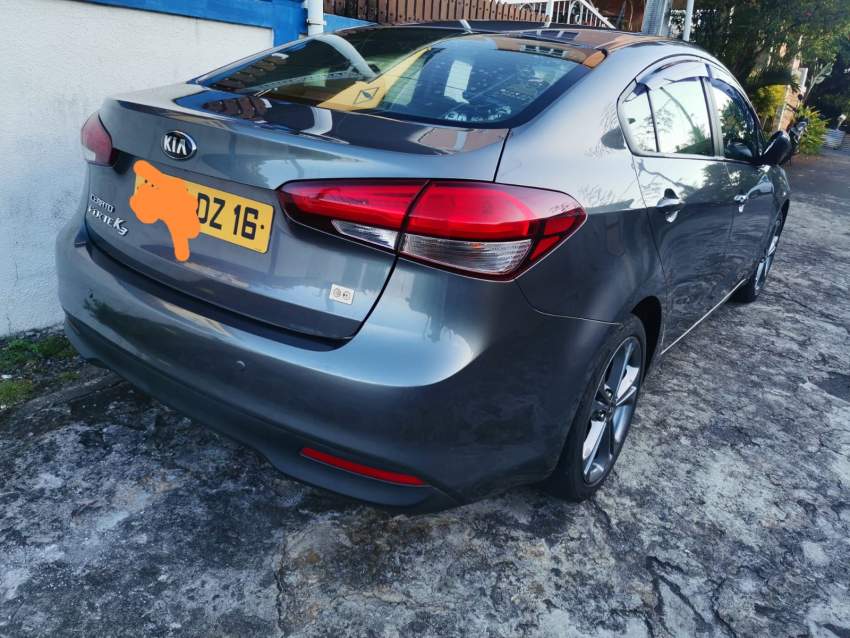 kia cerato - 2 - Family Cars  on Aster Vender