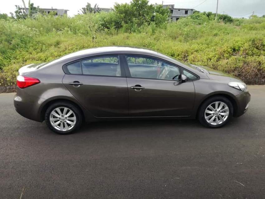  Kia Cerato Year 2013 A vendre - 0 - Family Cars  on Aster Vender