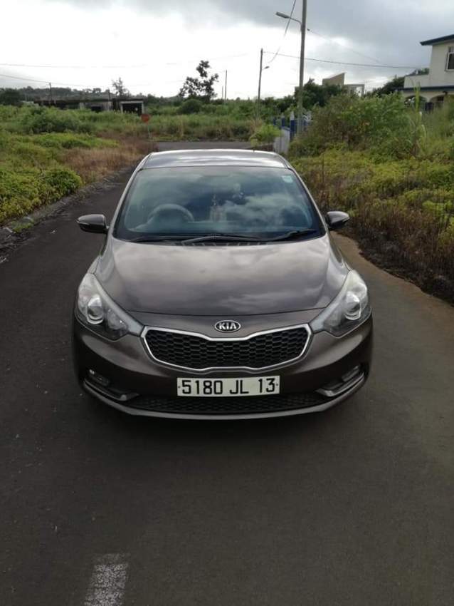  Kia Cerato Year 2013 A vendre - 1 - Family Cars  on Aster Vender