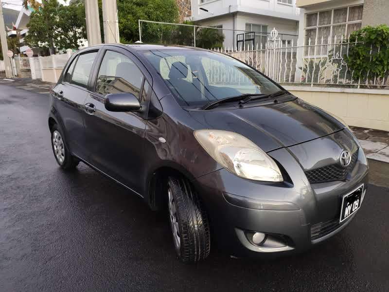 Toyota Yaris - 4 - Compact cars  on Aster Vender