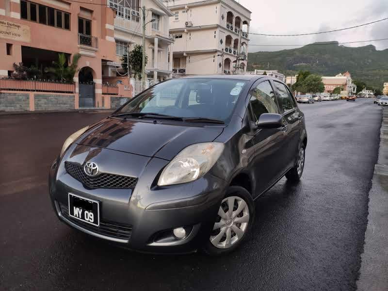 Toyota Yaris - 5 - Compact cars  on Aster Vender