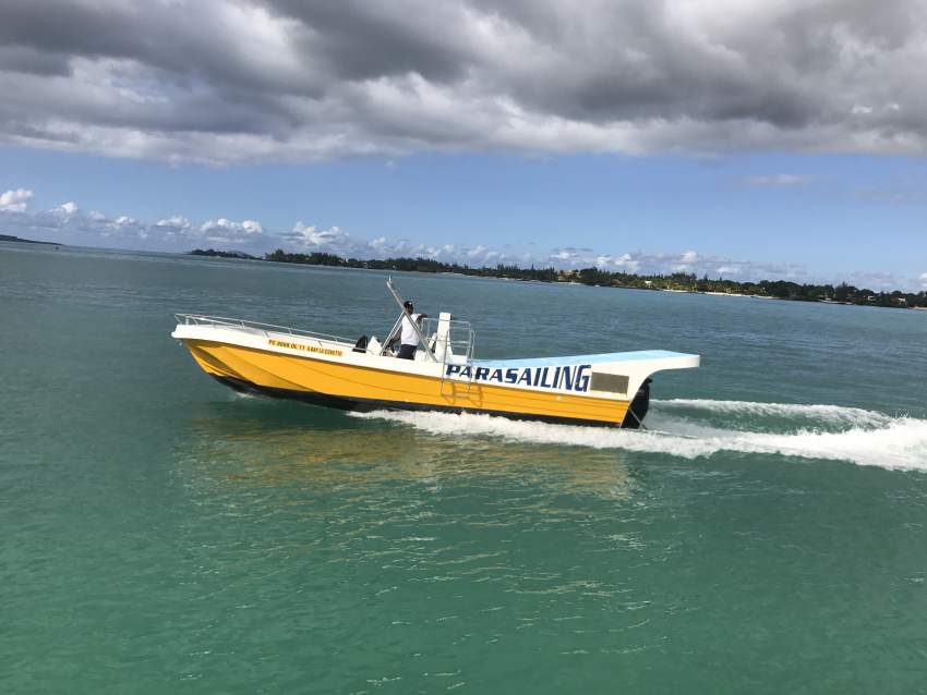 Parasailing Boat - 5 - Water sports  on Aster Vender