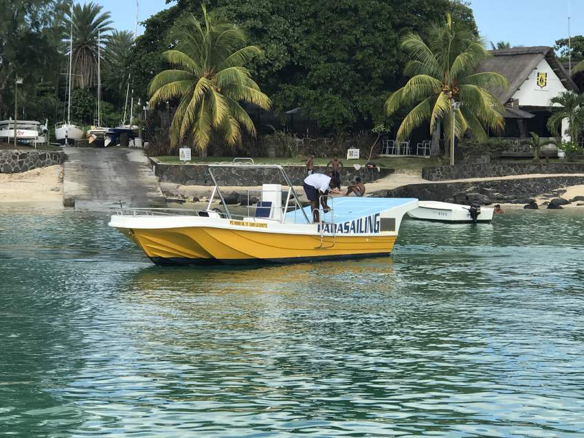 Parasailing Boat - 1 - Water sports  on Aster Vender