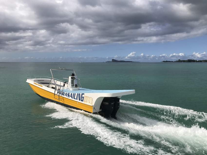 Parasailing Boat - 4 - Water sports  on Aster Vender