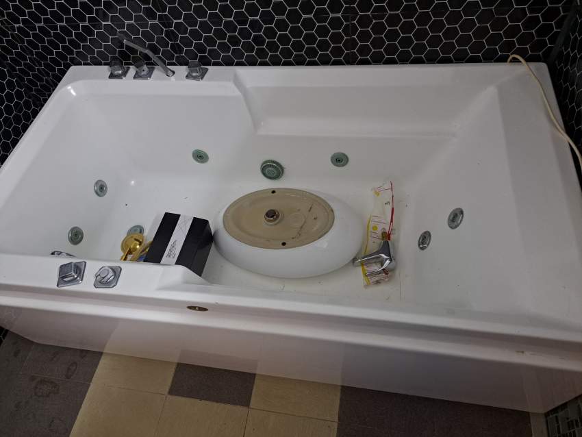 Baignoire avec jacuzi - 0 - All household appliances  on Aster Vender
