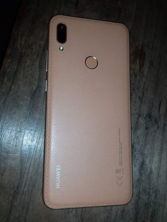 HUAWEI Y6 on Aster Vender