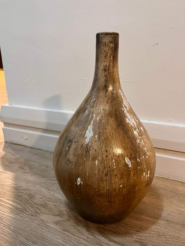 Vase/bouteille en bois on Aster Vender