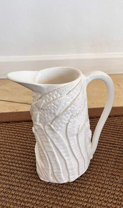 Vase Pichet beige en terre cuite on Aster Vender