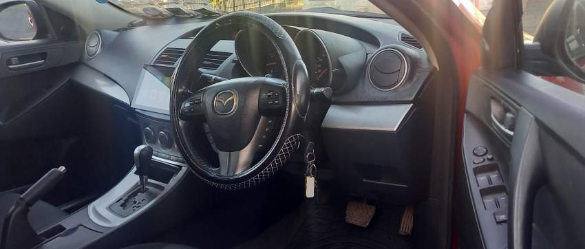 Mazda 3 2009 - 3 - Compact cars  on Aster Vender