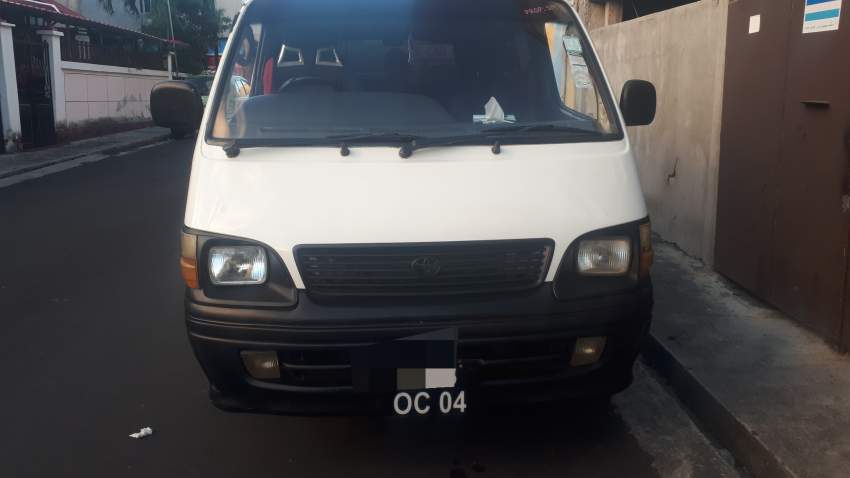 Van Toyota hiace for sale on Aster Vender