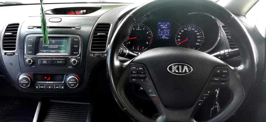 KIA CERATO - 2 - Family Cars  on Aster Vender