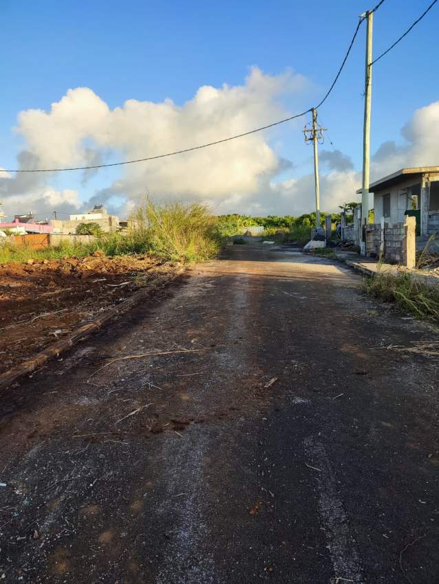 LAND FOR SALE / TERRAIN A VENDRE 8.8PERCHES GLEN PARK VACOAS - 1 - Land  on Aster Vender