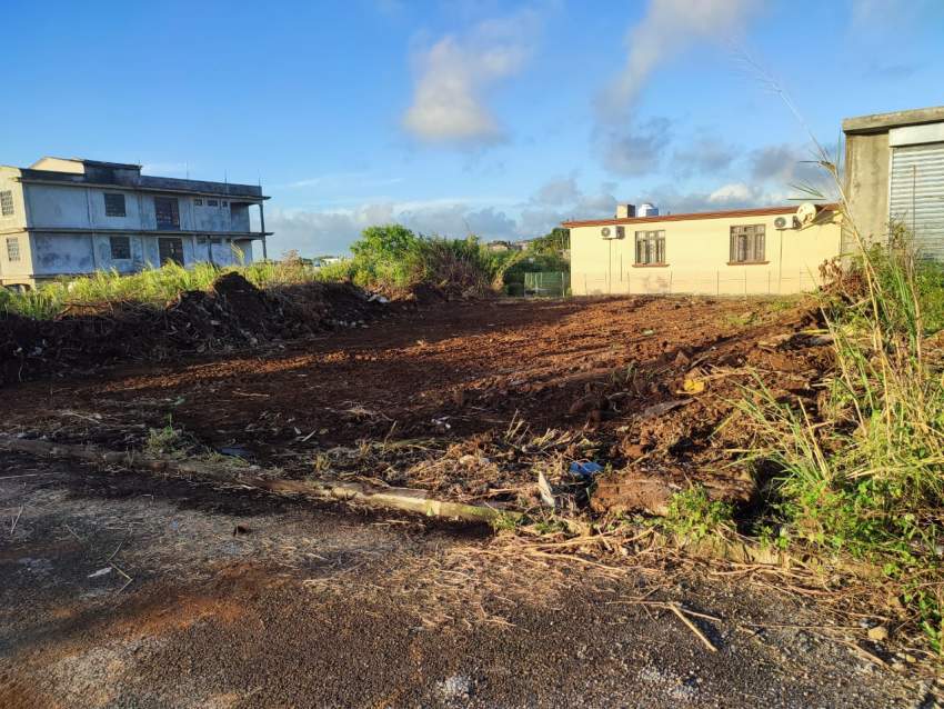 LAND FOR SALE / TERRAIN A VENDRE 8.8PERCHES GLEN PARK VACOAS - 4 - Land  on Aster Vender