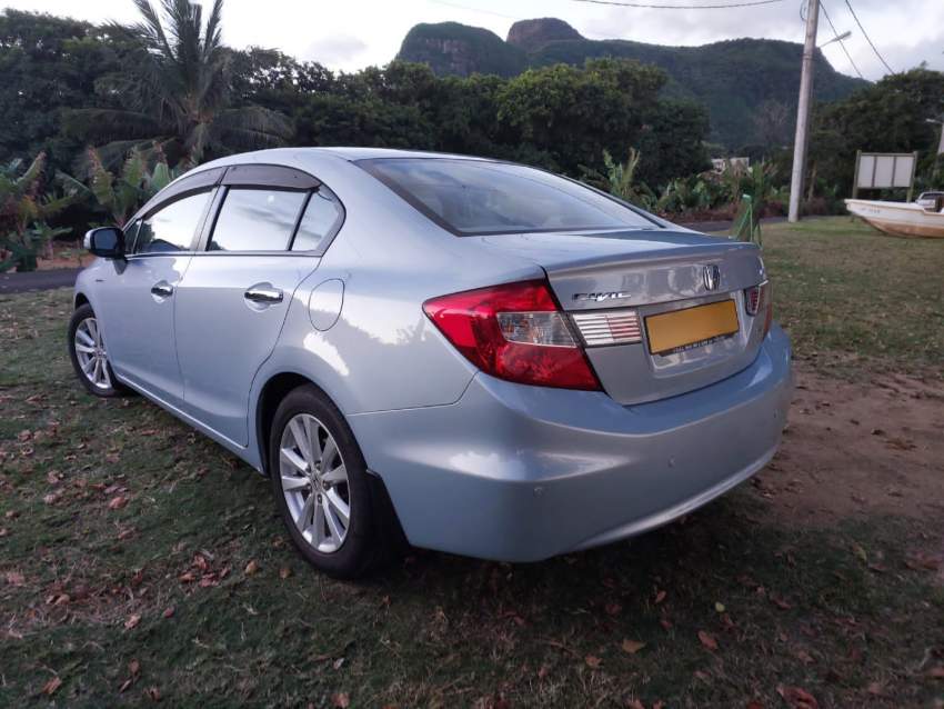 Honda Civic 2012 - 3 - Family Cars  on Aster Vender