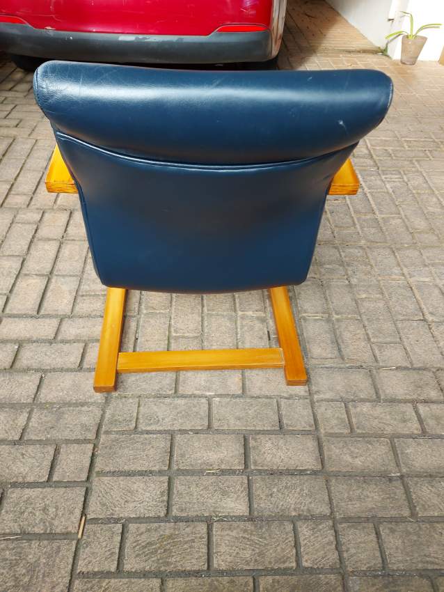 Executive Chair - 3 - Chairs  on Aster Vender