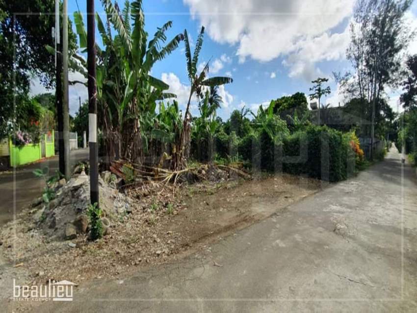 Residential land of 6.6 perches  Belle Vue Maurel. - 0 - Land  on Aster Vender