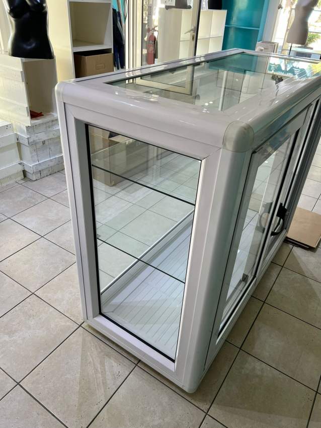 Vitrine Aluminium - 1 - Shelves  on Aster Vender