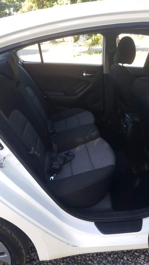 2013 Kia Cerato 1.6 Sedan - 4 - Luxury Cars  on Aster Vender