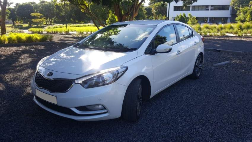 2013 Kia Cerato 1.6 Sedan - 1 - Luxury Cars  on Aster Vender