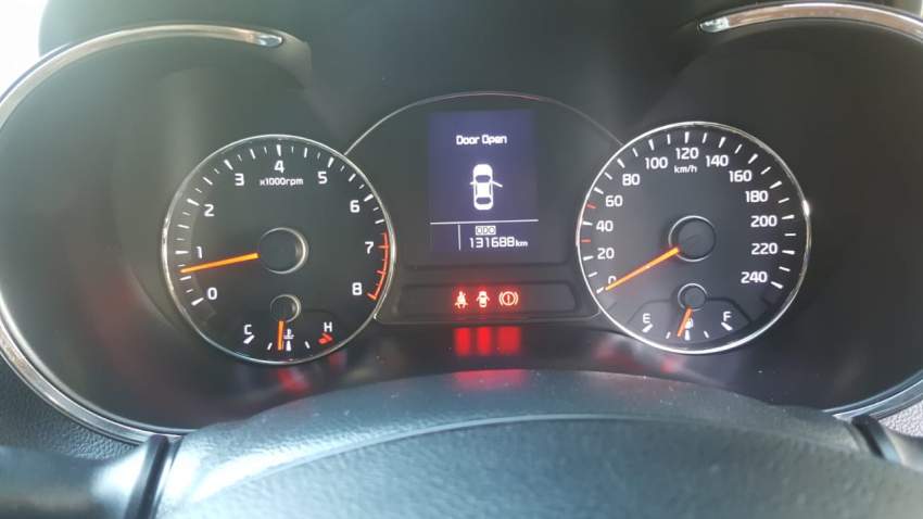 2013 Kia Cerato 1.6 Sedan - 7 - Luxury Cars  on Aster Vender