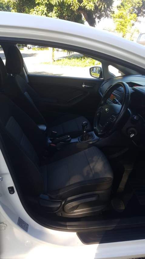 2013 Kia Cerato 1.6 Sedan - 5 - Luxury Cars  on Aster Vender