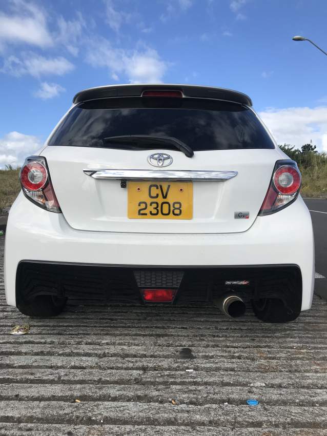 Vitz RS GS - 2 - Sport Cars  on Aster Vender